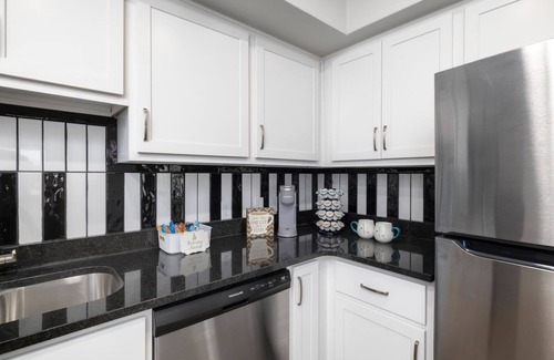 Downtown Branson Condo | 406 - Walk to Convention Center & Landing