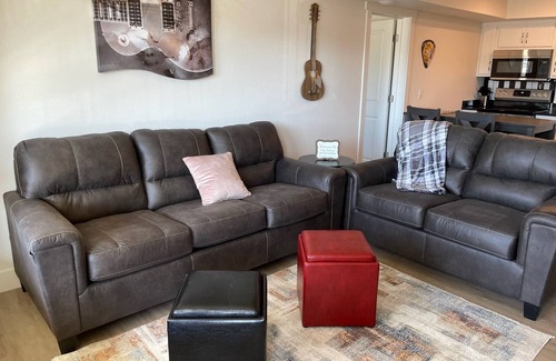 Downtown Branson Condo | 406 - Walk to Convention Center & Landing