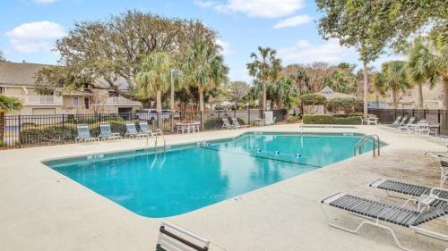 Isle of Palms House | 44 Fairway Dunes by AvantStay Steps from the Beach Pool TennisPickleball Courts