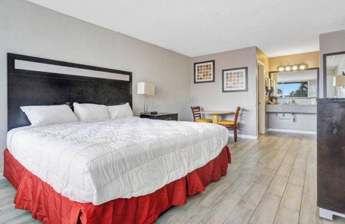 Davenport Hotel | 44199 US Hwy 27