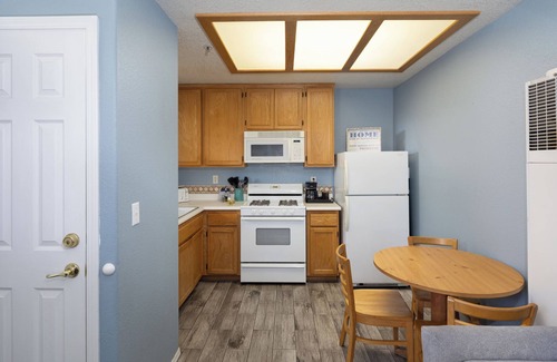Oceano Condo | 444 Pier Ave. #302: 1 BR, 1 BA Condominium in Oceano, Sleeps 4