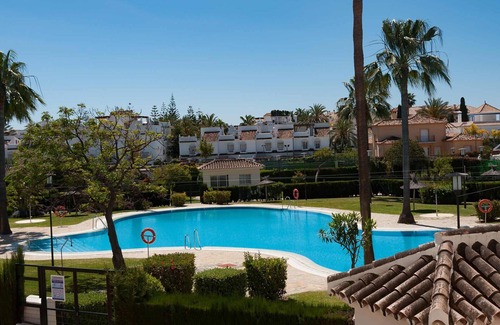 San Pedro de Alcantara Apartment | 49 - Lorcrisur overlooking the pool