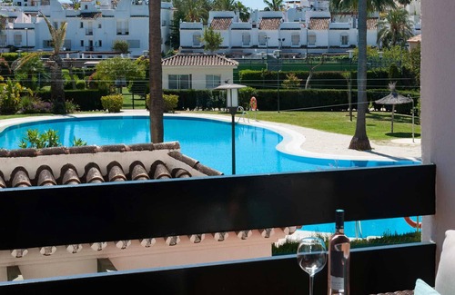 San Pedro de Alcantara Apartment | 49 - Lorcrisur overlooking the pool