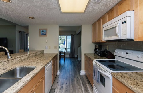 Ocean Ridge House | 493 Egrets Pointe-Beautiful Townhome on Lagoon; Pool/Amenity Access Included