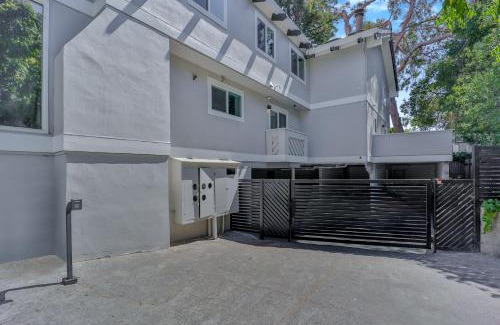 Menlo Park Apartment | 495 - Upscale Home with AC and Patio near Meta and Stanford
