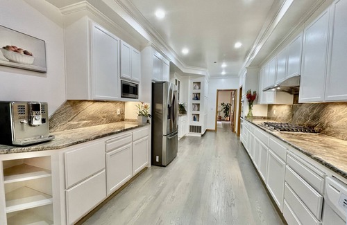 Emerald Hills House | 4bd/3.5ba in Emerald Lake Hills