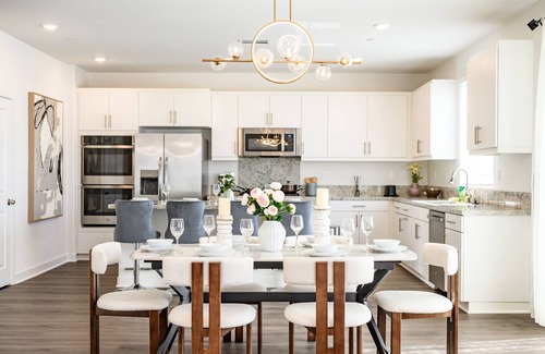 Patton House | 4bd/7 beds/Modern style/Elegant/comfortable