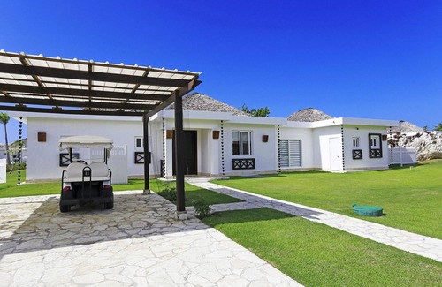 Playa Chiquita Villa | 4BD oceanfront guest-friendly villa with private pool, golf cart, gym, tennis!