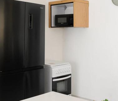 Kiryat Ata Apartment | 4BDR apt with jacuzzi in the heart of the city