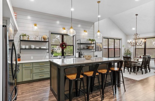 Twin Lakes House | 4Bed 3.5Ba Cozy New Construction! Close to Lake Geneva!