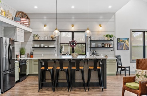 Twin Lakes House | 4Bed 3.5Ba Cozy New Construction! Close to Lake Geneva!