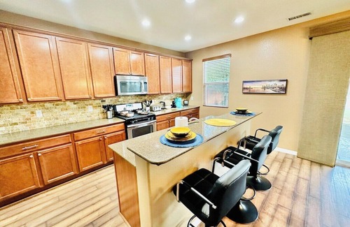 Reno House | 4Bedroom/Long Driveway/9 Beds/6TVs/Sleeps16