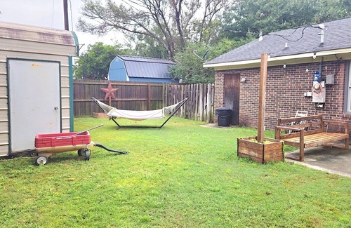 Kings Grant House | 4BR/2BH w/Firepit + Hammock + Game Room, near downtown Wilmington + Beach