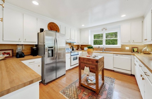 Debordieu Colony House | 4BR/3BA on the Creek, Steps away from the Beach, Pet Friendly