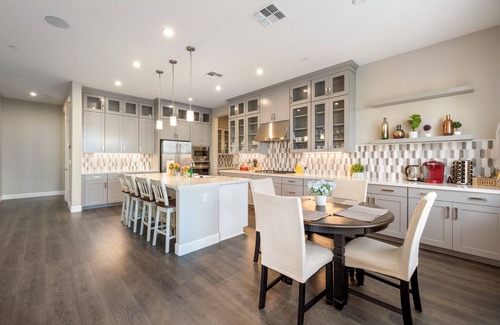 Elk Grove House | 4BR&4039sq 🌸 Per forWeddings & Family Gatherings 19min fr Sacramento nearCasino