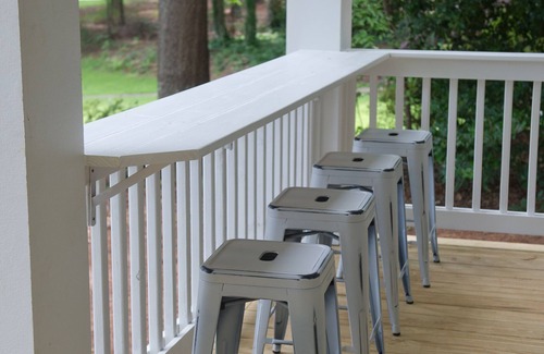 Misty River House | 4BR/4BA Lakefront Home - Gorgeous Views & Great Location!