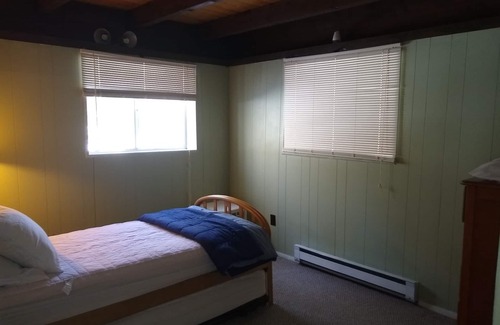 Wardsboro House | 4BR Chalet Between Mt. Snow & Stratton, Sleeps 10, Fireplace, Clubhouse w/Pool