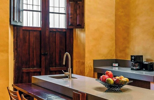 Centro House | 4BR Colonial Elegance & Priv Oasis Downtown Merida