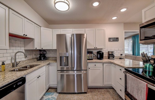 Walsingham House | 4BR Heated Pool Home In Largo! 10Min To Beaches