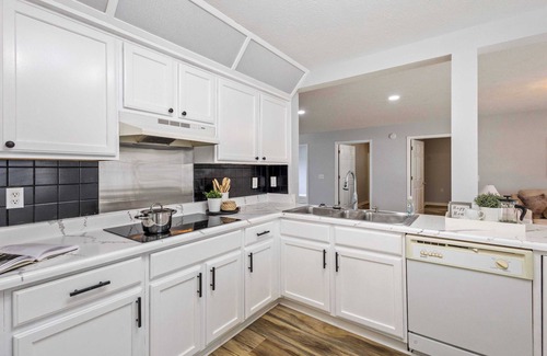 West Newton House | 4BR Home|Perfect for Families|Private Yard|Work Remotely|Fully Furnished #42051