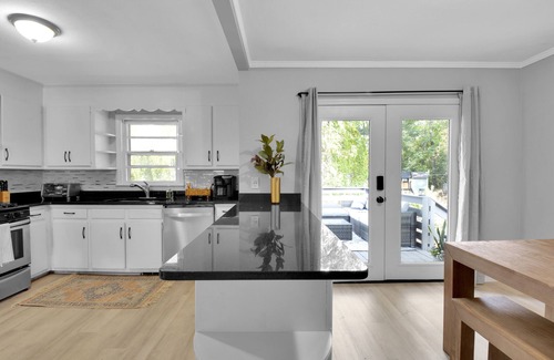 Wade Hampton House | 4BR House only 15 mins from downtown Greenville w/patio/grill/fire pit/foosball