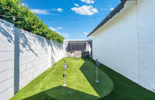 North Mountain House | 4BR Moon Valley Home with Pool - Room for 10