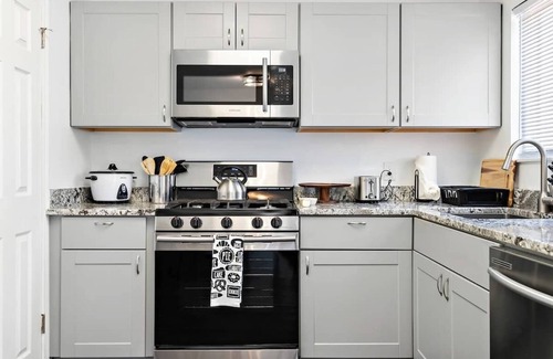 Henderson House | 4BR Stunner with Pool & Amazing Backyard!