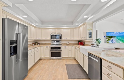 West Bradenton House | 4BR w/Manatee River View! Private Pool! Game Room