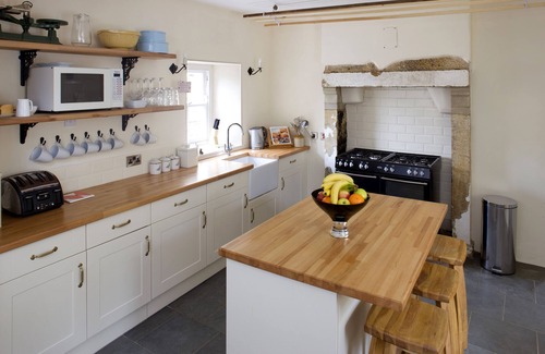 Masham Apartment | 4brm Morton House in Masham town sleeps up to 10 guests