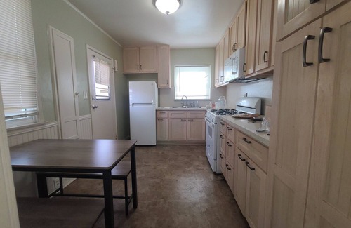 Old Town Apartment | 4C Free Wi-Fi LAX DTLA Fabulous 2-bedroom apartment in Torrance, Disney, Beach