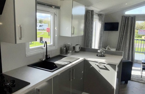 East Drayton Ski Chalet | 4Guests-2Bedroom-WiFi-Tv