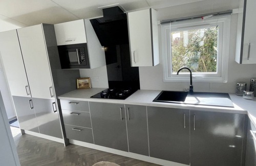 East Drayton Ski Chalet | 4Guests-2Bedroom-WiFi-Tv