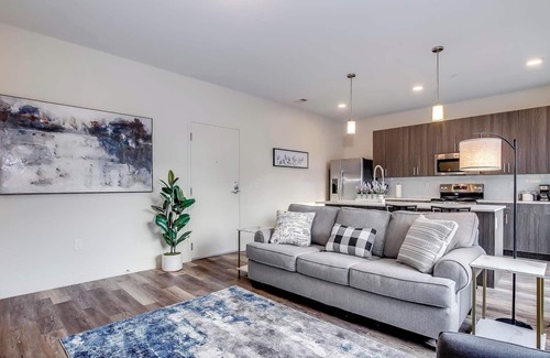 Downtown Louisville Apartment | 4th Street Suites - Opulent King Bed Suite