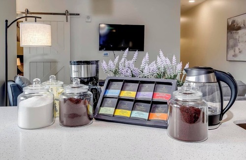 Downtown Louisville Apartment | 4th Street Suites - Opulent King Bed Suite