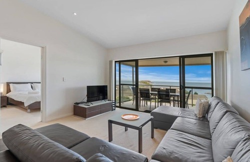 Encounter Bay Apartment | 5/2 Solway Cres - Quality Top Floor Apartment overlooking the Bay