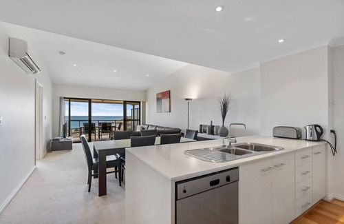 Encounter Bay Apartment | 5/2 Solway Cres - Quality Top Floor Apartment overlooking the Bay