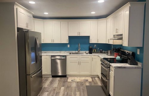 Tallahassee House | 5 BD 2-story home, family friendly quiet country setting, volleyball court!