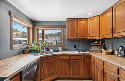 Allenspark Cabin | 5 Bd Cabin W/Private Hot Tub