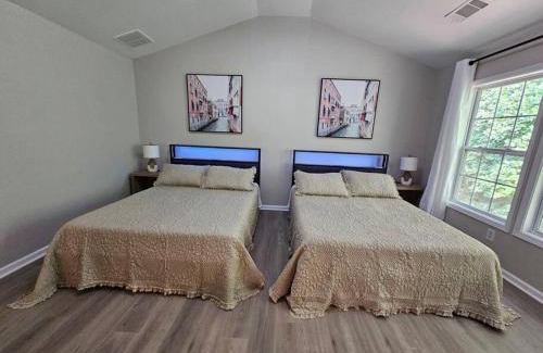 Duluth House | 5-Bed Gem Close to Duluth Fun Sleeps 16