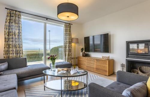 Westleigh House | 5 Bed in Appledore 90438