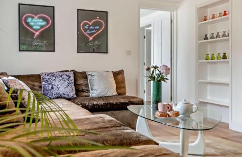 Wroxham House | 5 Bed in Wroxham 56103