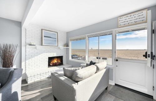 Balboa Peninsula House | 5 Bedroom Duplex on the Boardwalk next to Balboa Pier