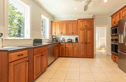 Medford House | 5 Bedroom Historic Home minutes to Boston!