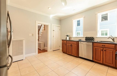 Medford House | 5 Bedroom Historic Home minutes to Boston!