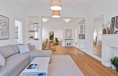 West Avenue Apartment | 5 Bedroom Single family 439340 by Houzlet