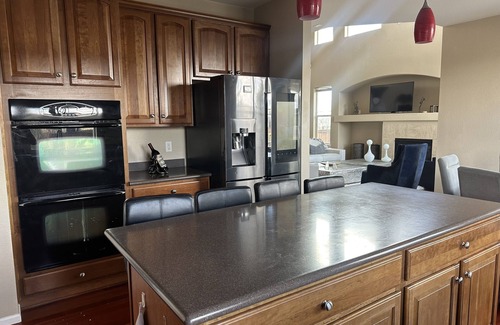 Aurora House | 5-bedroom vacation home 18 minutes from Park Meadows Mall