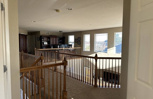 Aurora House | 5-bedroom vacation home 18 minutes from Park Meadows Mall