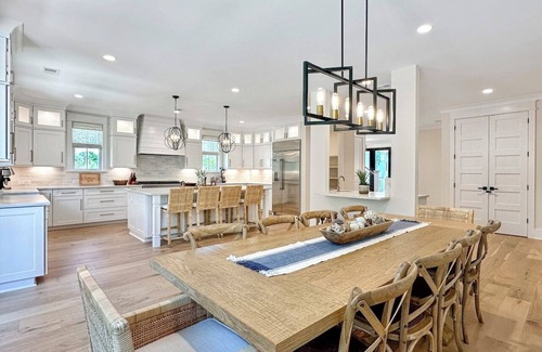 Isle of Palms House | 5 BR Luxury Home w Pool | 3 Min Walk to Beach