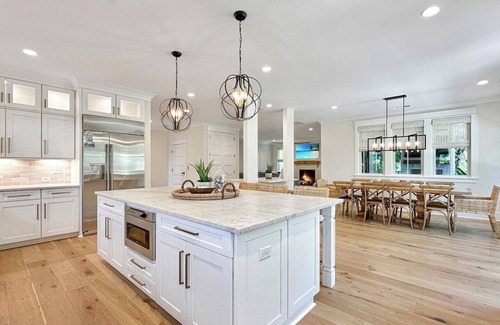 Isle of Palms House | 5 BR Luxury Home w Pool | 3 Min Walk to Beach