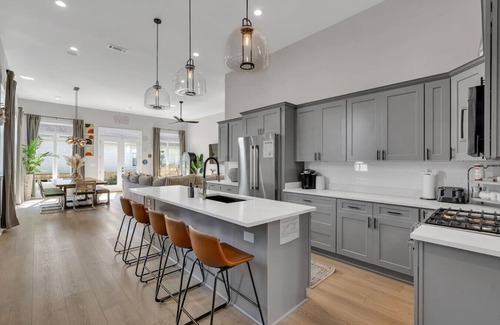 Tulane - Gravier House | 5 BR, Minutes to French Quarter & Superdome - Pool